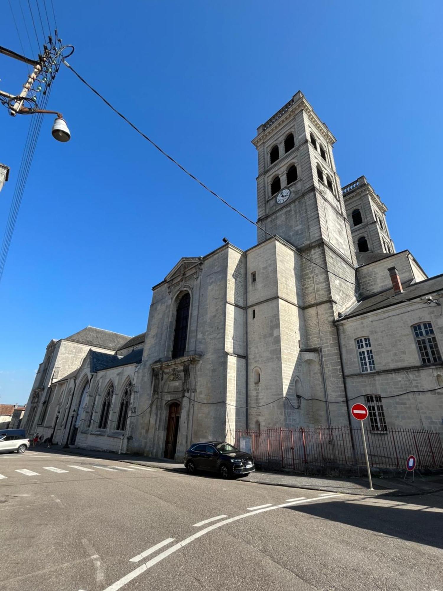 La Cour Du Prince Verdun-sur-Meuse Bagian luar foto