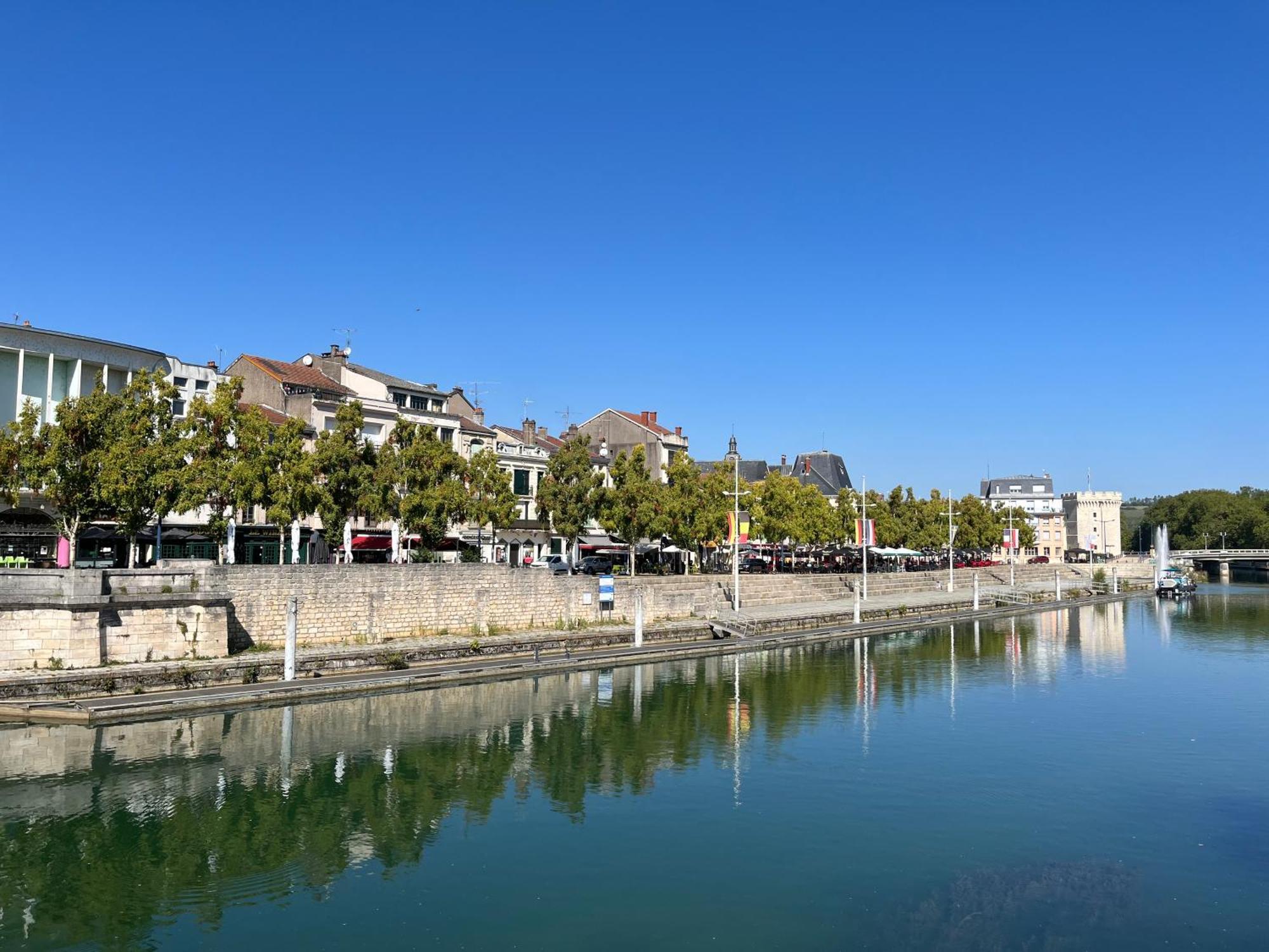 La Cour Du Prince Verdun-sur-Meuse Bagian luar foto